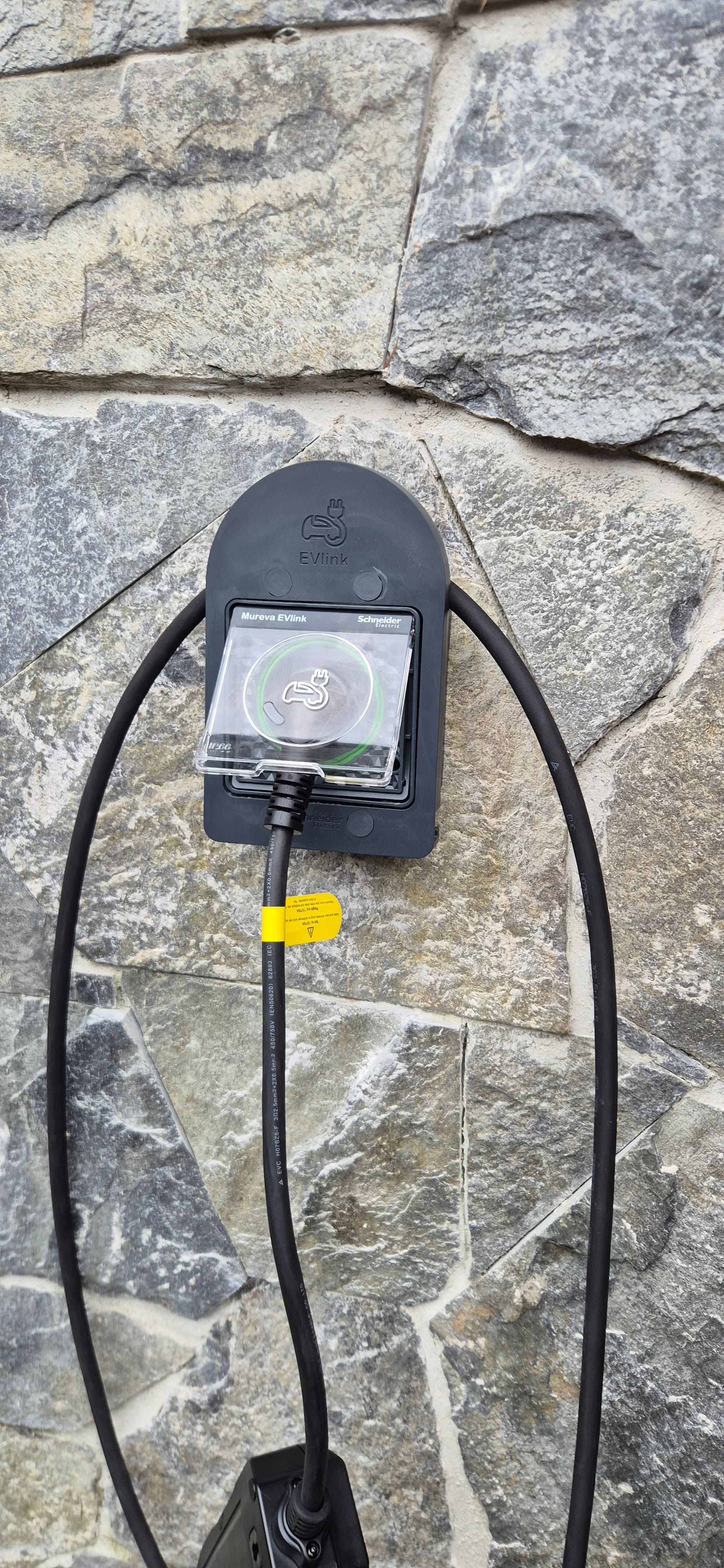 Installation borne de recharge